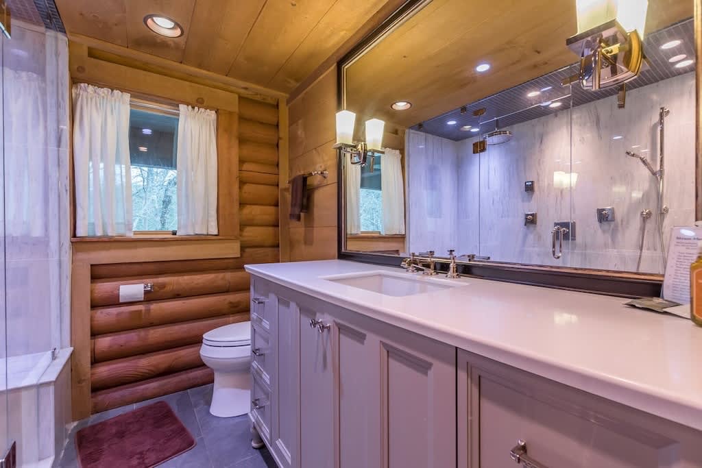 LUXURY LOG CABIN WITH MOUNTAIN VIEW | HOT TUB