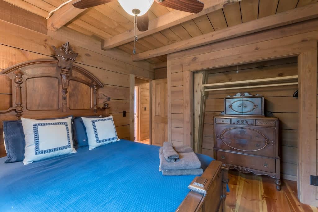 LUXURY LOG CABIN WITH MOUNTAIN VIEW | HOT TUB