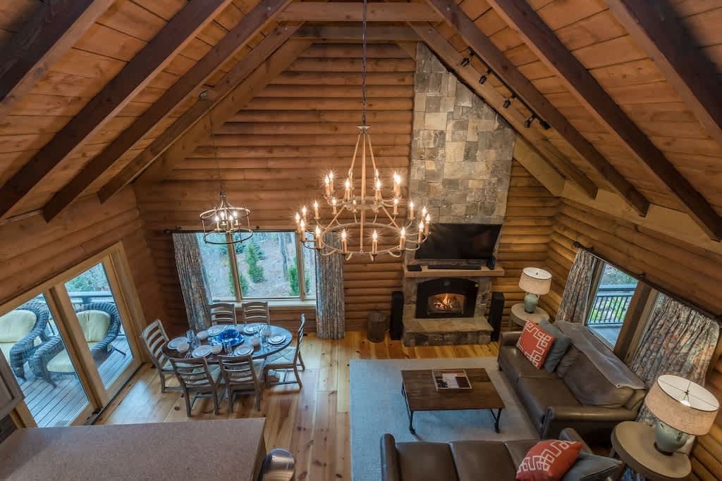 LUXURY LOG CABIN WITH MOUNTAIN VIEW | HOT TUB