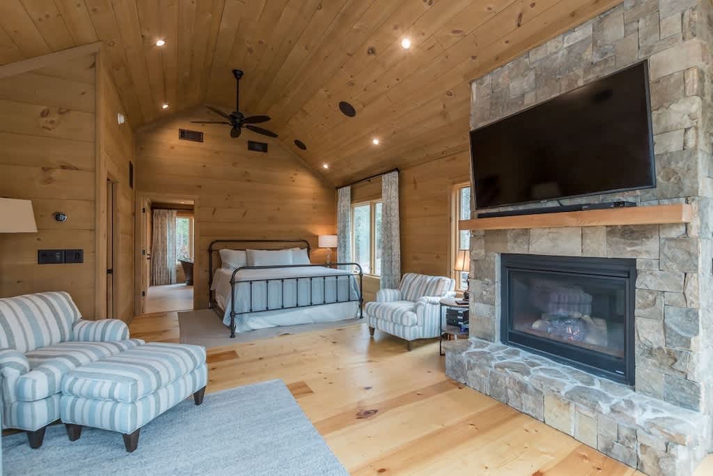 LUXURY LOG CABIN WITH MOUNTAIN VIEW | HOT TUB