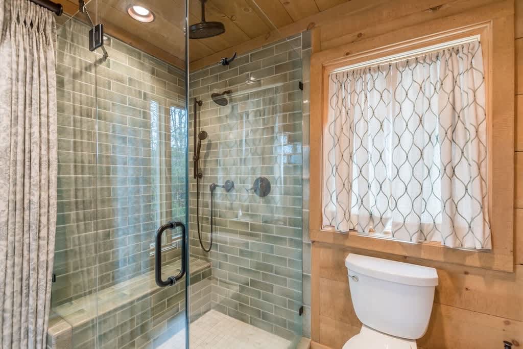 LUXURY LOG CABIN WITH MOUNTAIN VIEW | HOT TUB