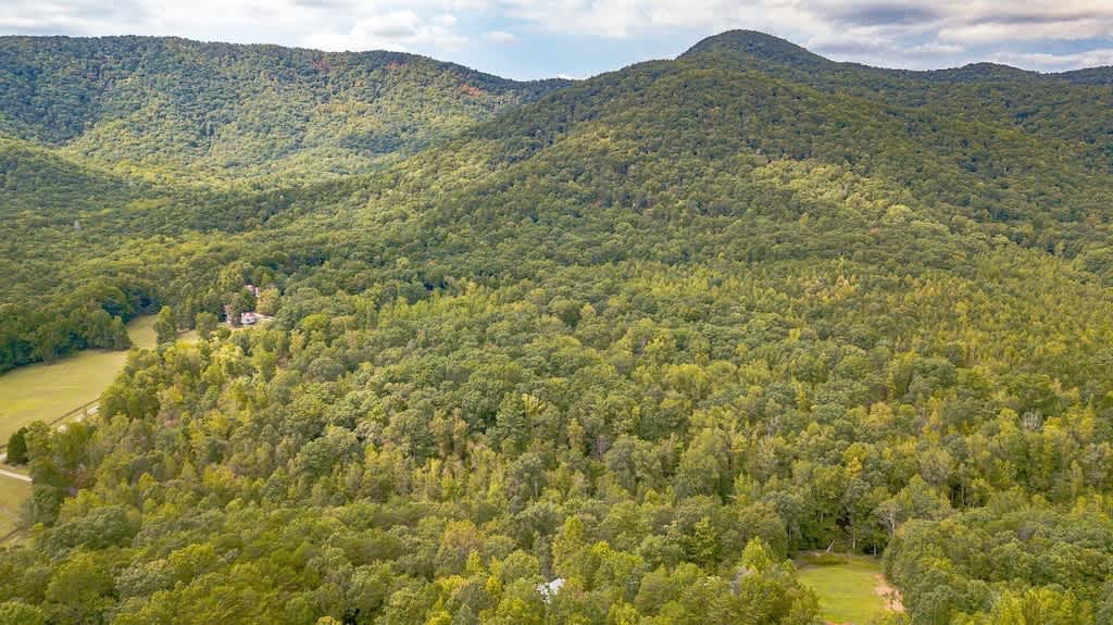 LUXURY LOG CABIN WITH MOUNTAIN VIEW | HOT TUB