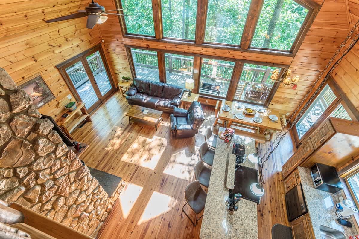 LUXURY SECLUDED LOG CABIN | POOL TABLE | HOT TUB