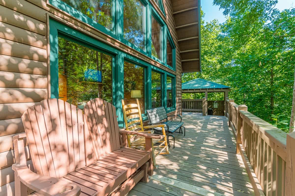 LUXURY SECLUDED LOG CABIN | POOL TABLE | HOT TUB