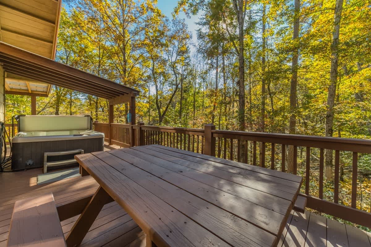 FALLING LEAF LODGE | LUXURY SECLUDED LOG CABIN