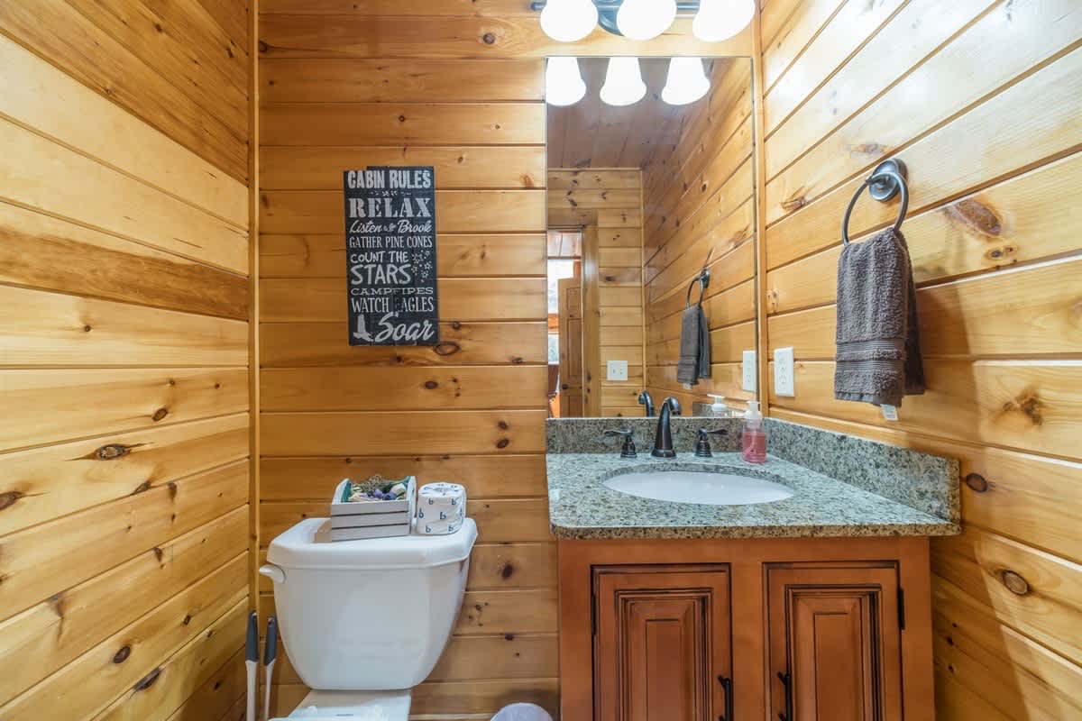 FALLING LEAF LODGE | LUXURY SECLUDED LOG CABIN