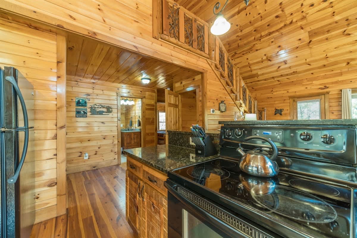 FALLING LEAF LODGE | LUXURY SECLUDED LOG CABIN