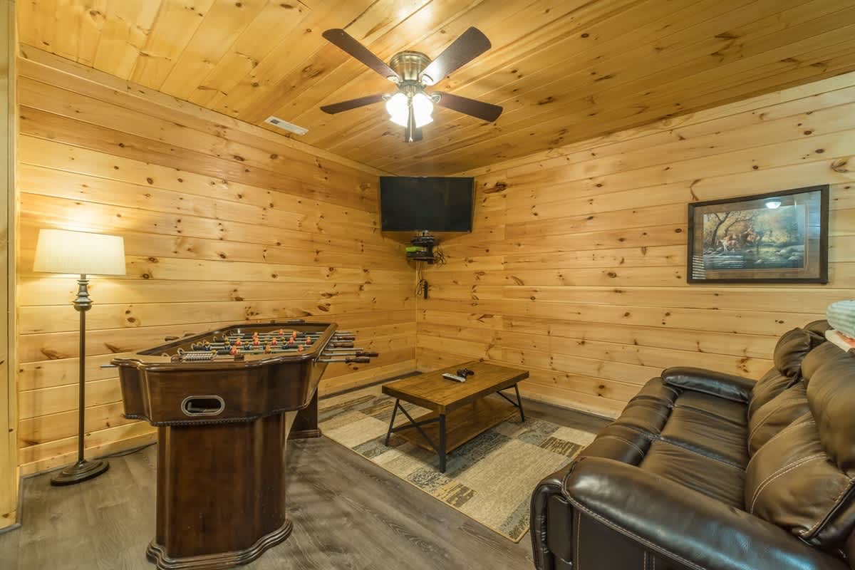 FALLING LEAF LODGE | LUXURY SECLUDED LOG CABIN