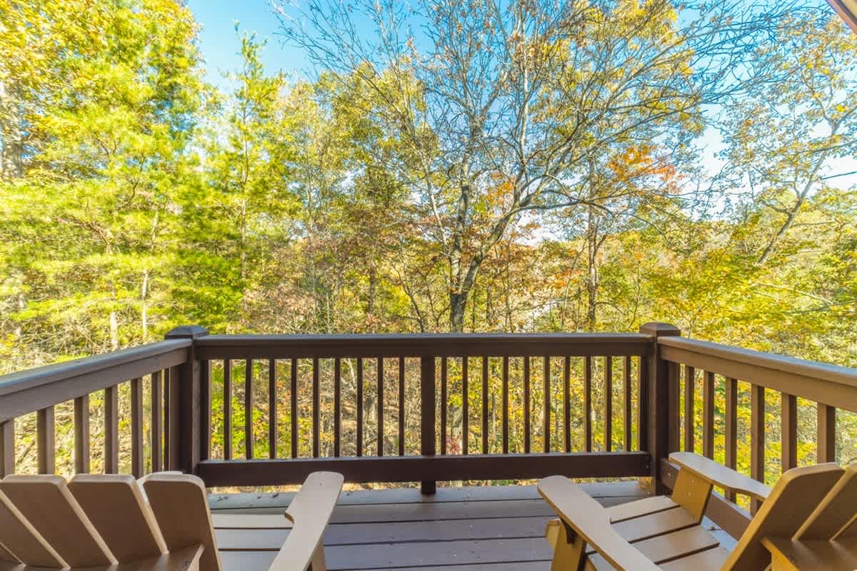 FALLING LEAF LODGE | LUXURY SECLUDED LOG CABIN
