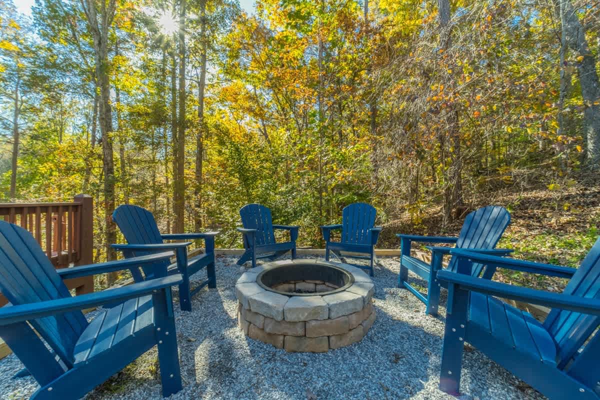 FALLING LEAF LODGE | LUXURY SECLUDED LOG CABIN