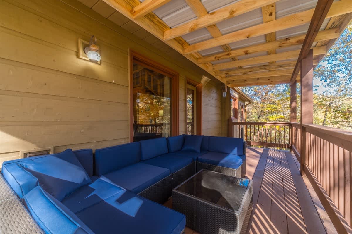 FALLING LEAF LODGE | LUXURY SECLUDED LOG CABIN