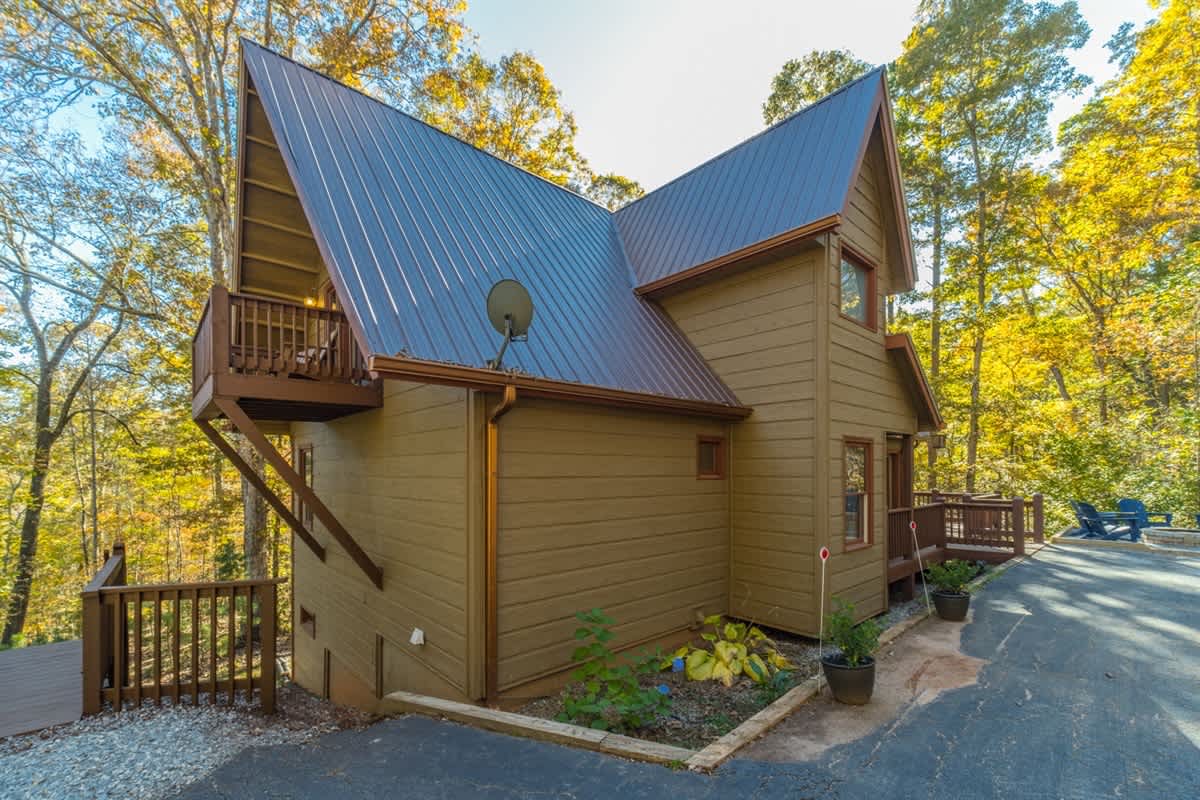FALLING LEAF LODGE | LUXURY SECLUDED LOG CABIN