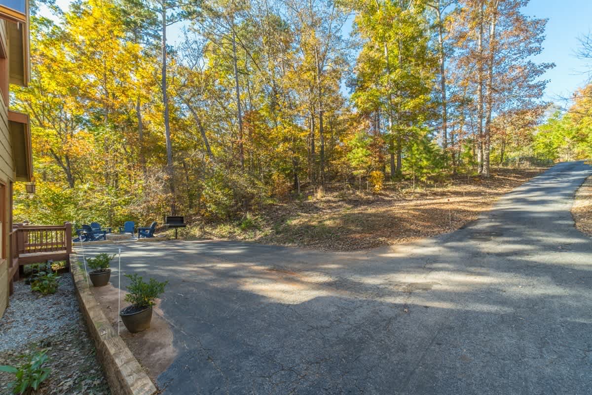 FALLING LEAF LODGE | LUXURY SECLUDED LOG CABIN