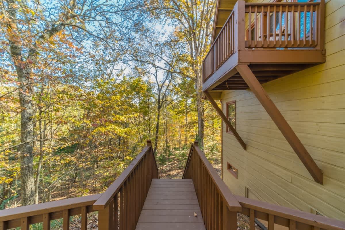 FALLING LEAF LODGE | LUXURY SECLUDED LOG CABIN