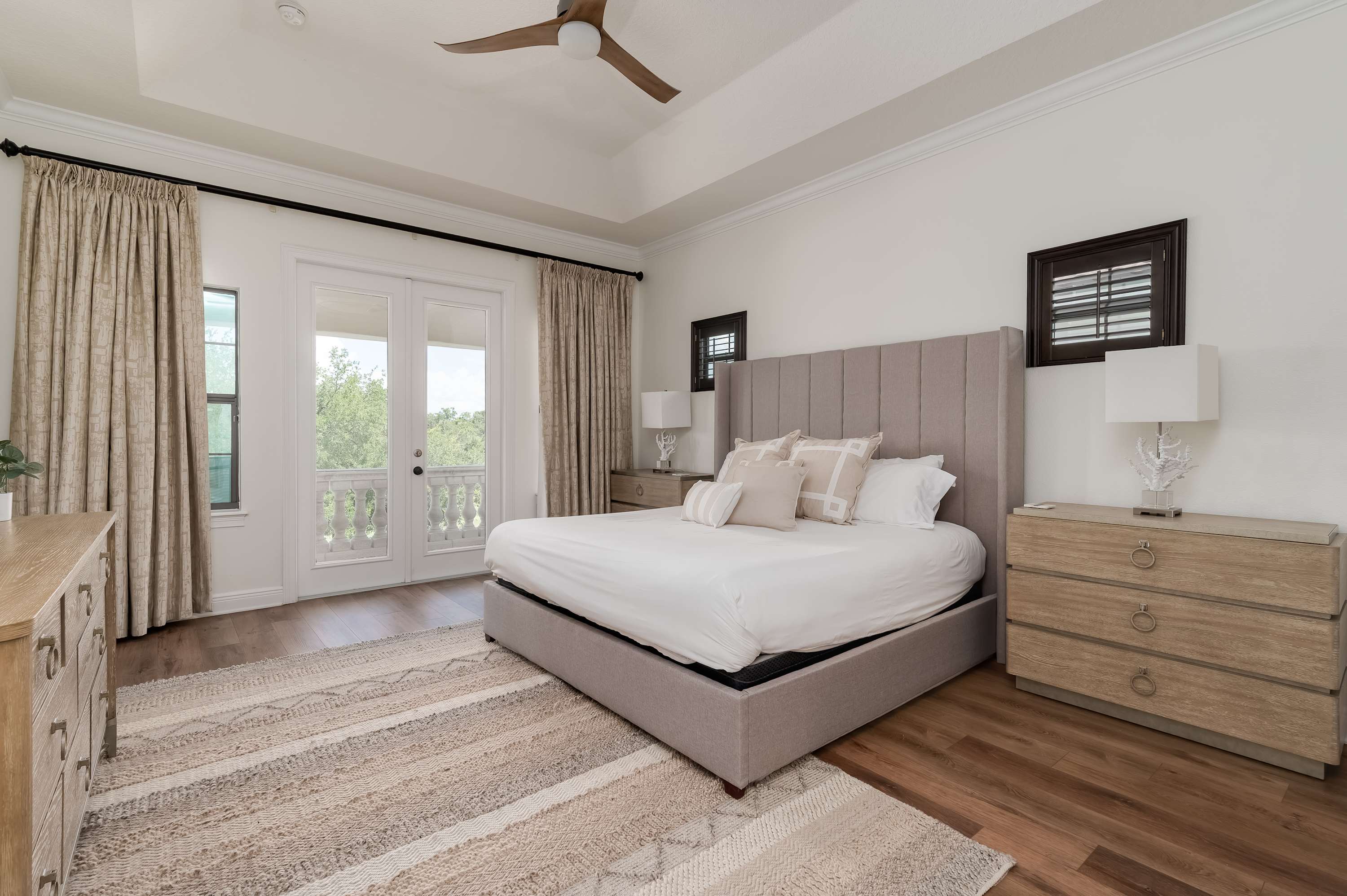 Family villa w/pool & game room