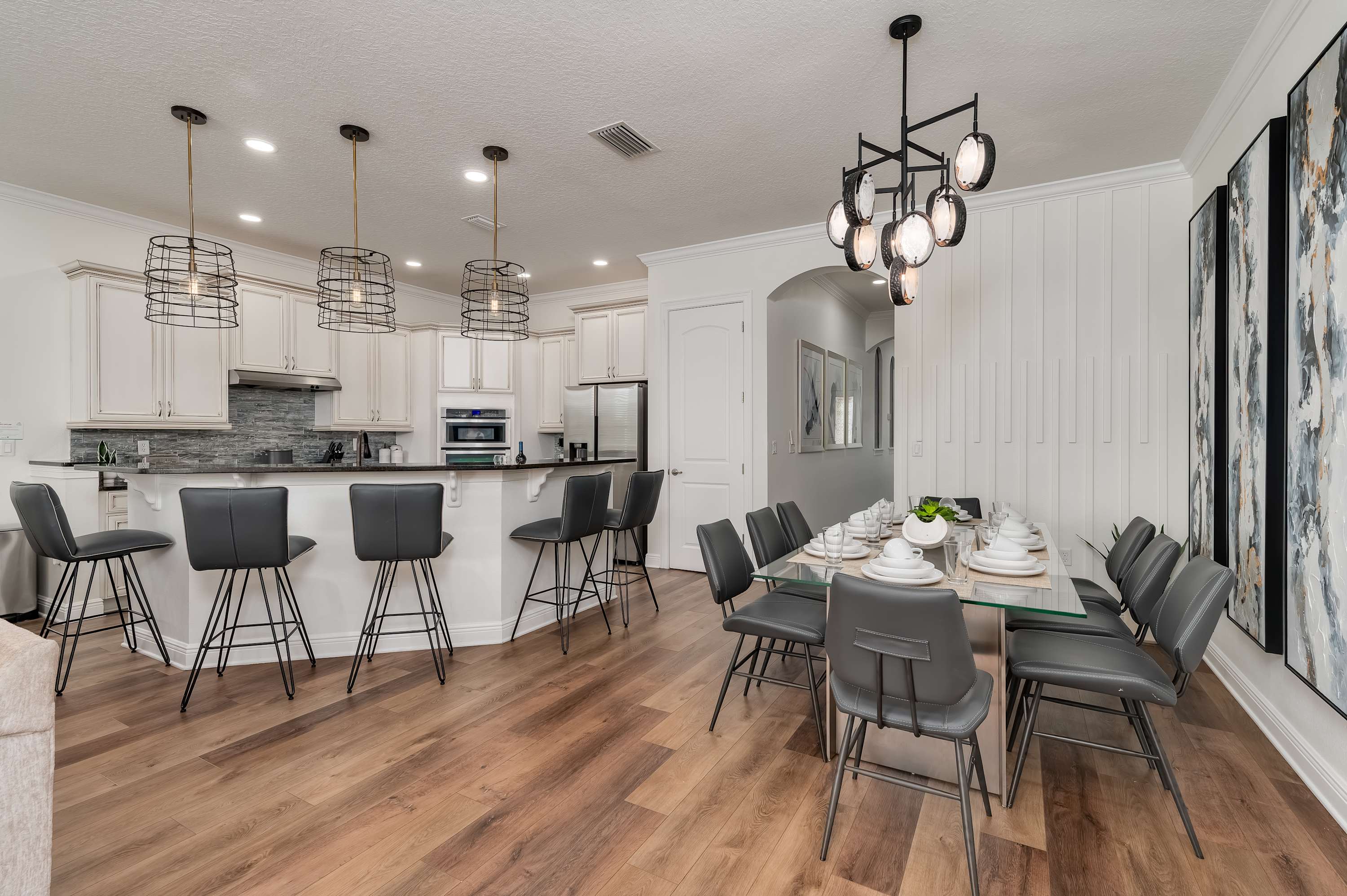 Family villa w/pool & game room