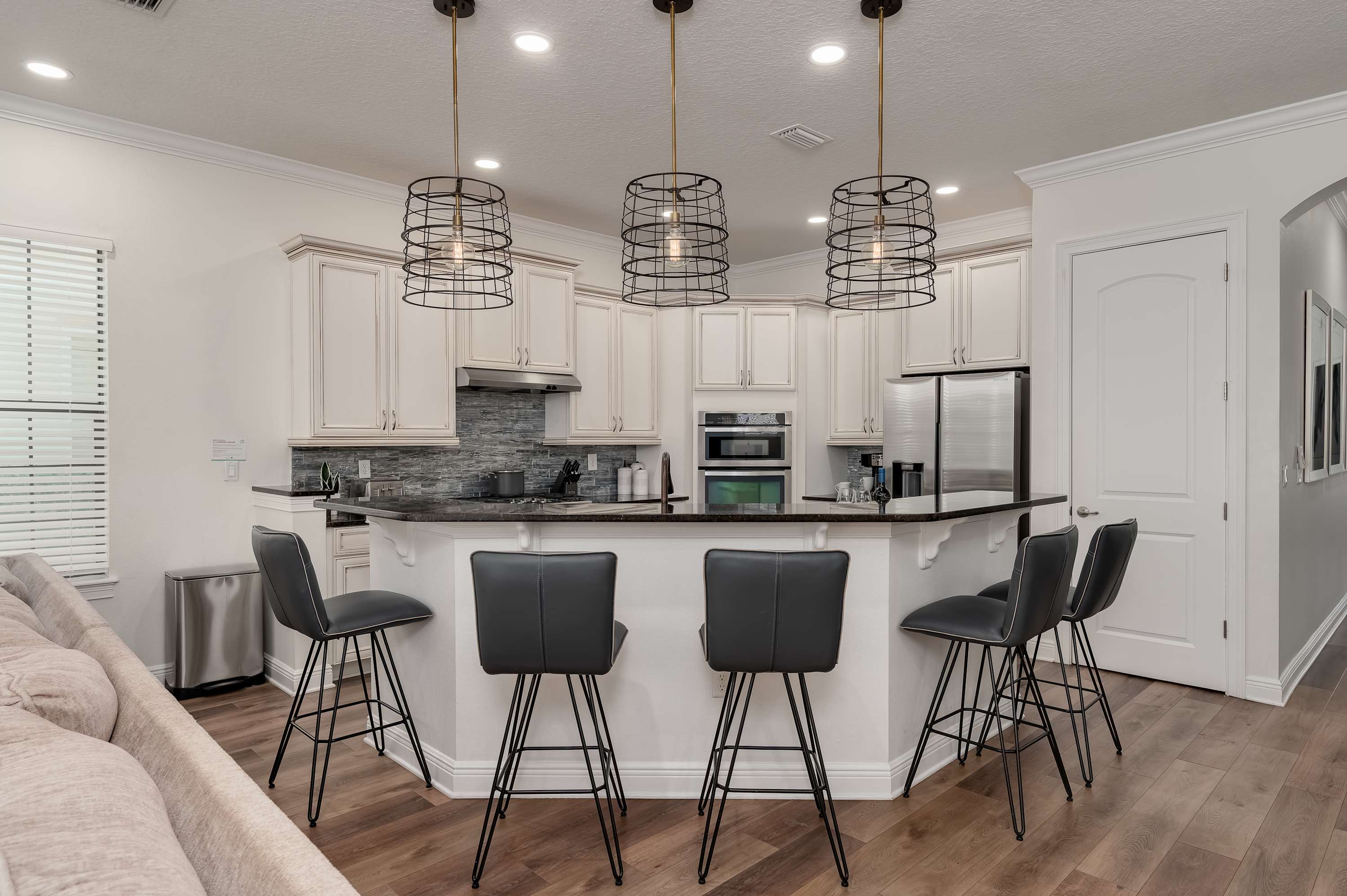 Family villa w/pool & game room