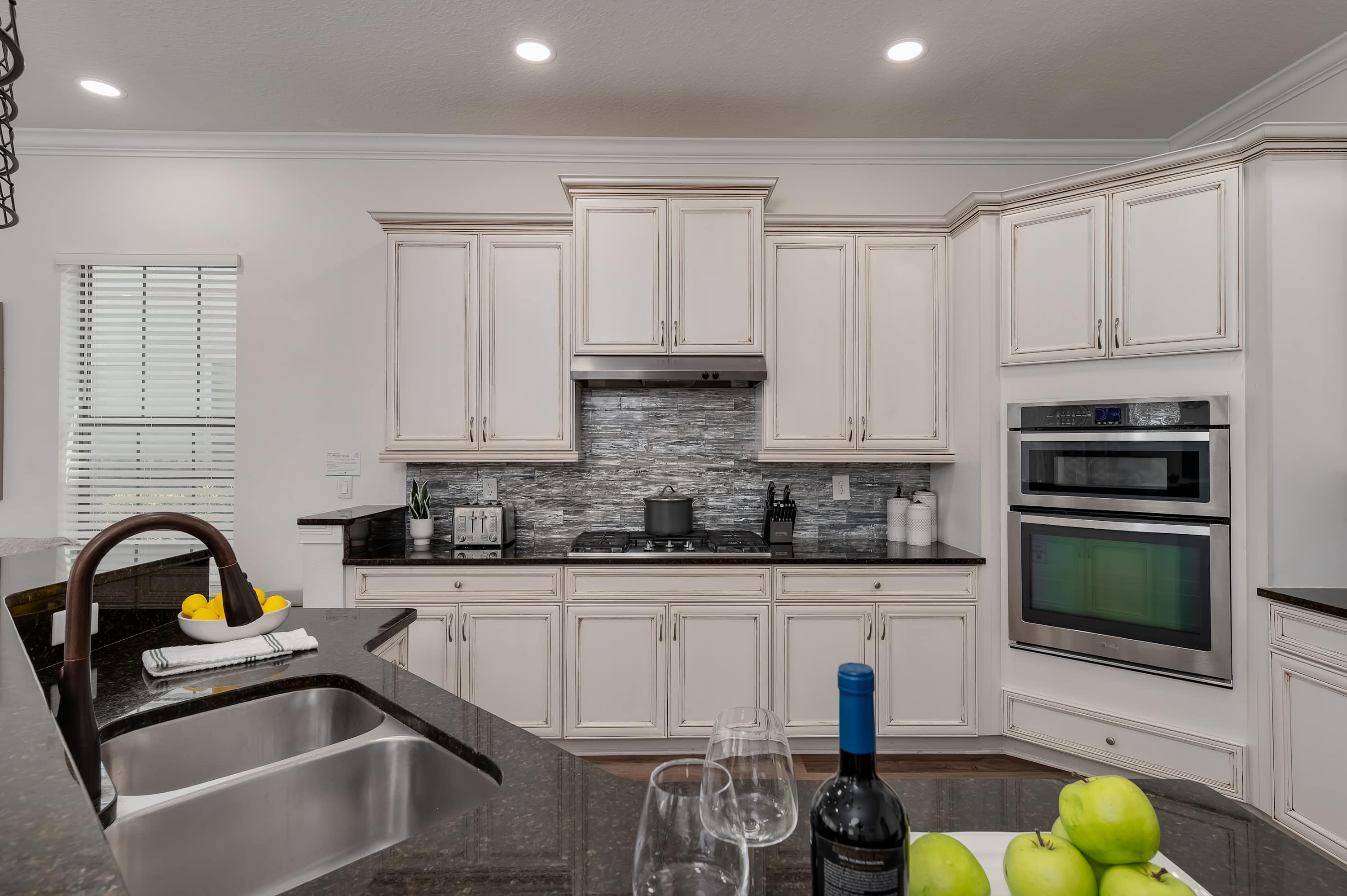 Family villa w/pool & game room