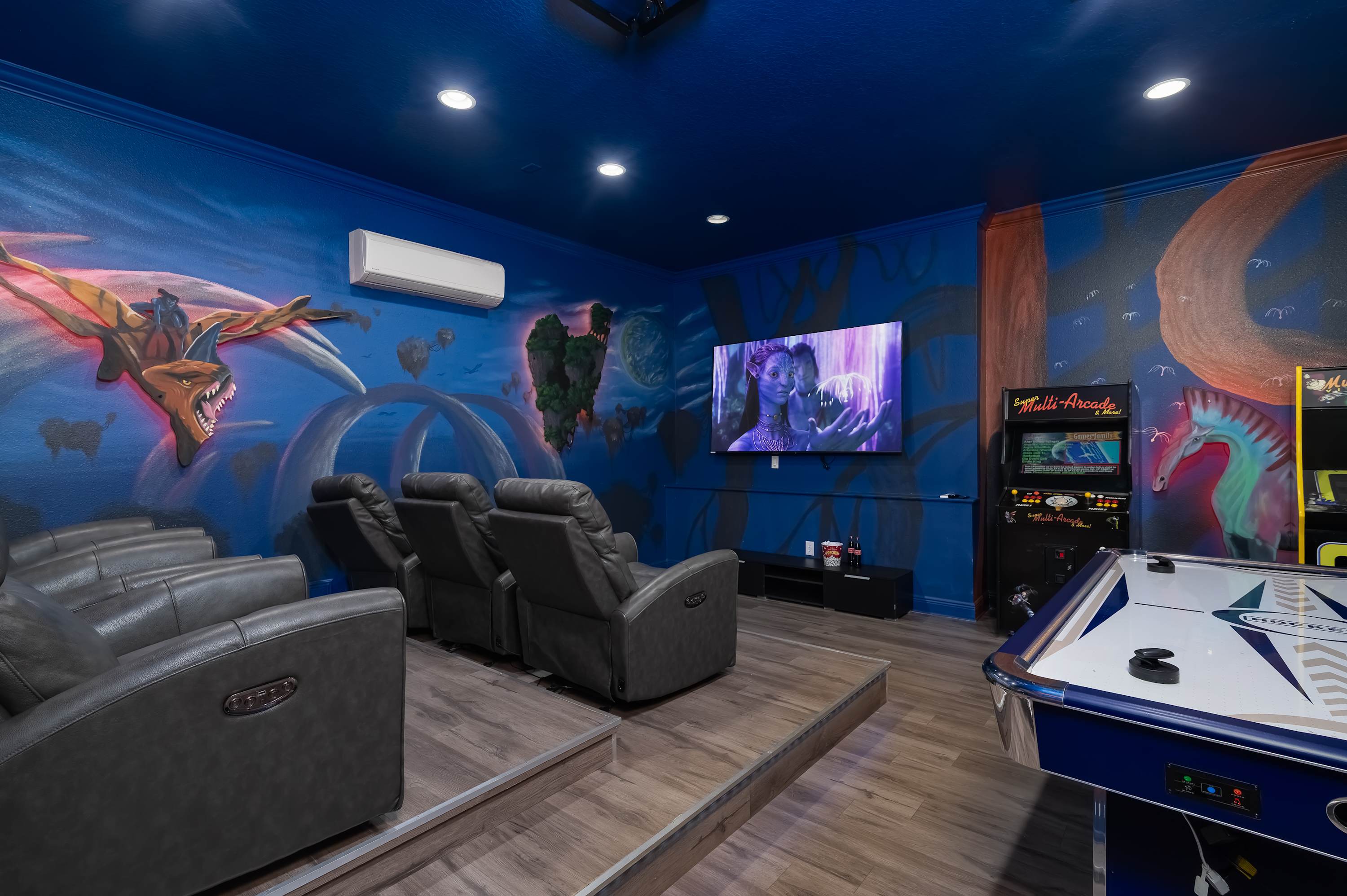 Family villa w/pool & game room