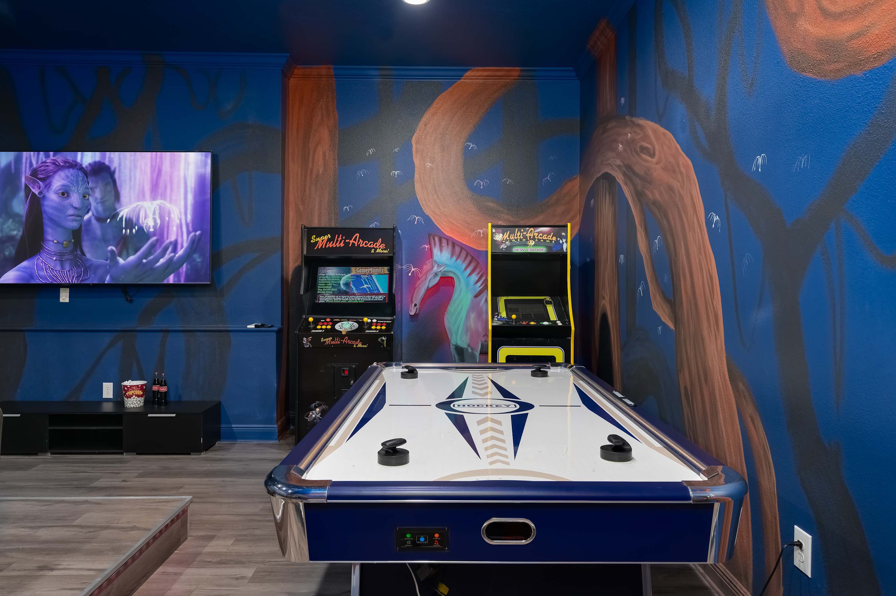 Family villa w/pool & game room