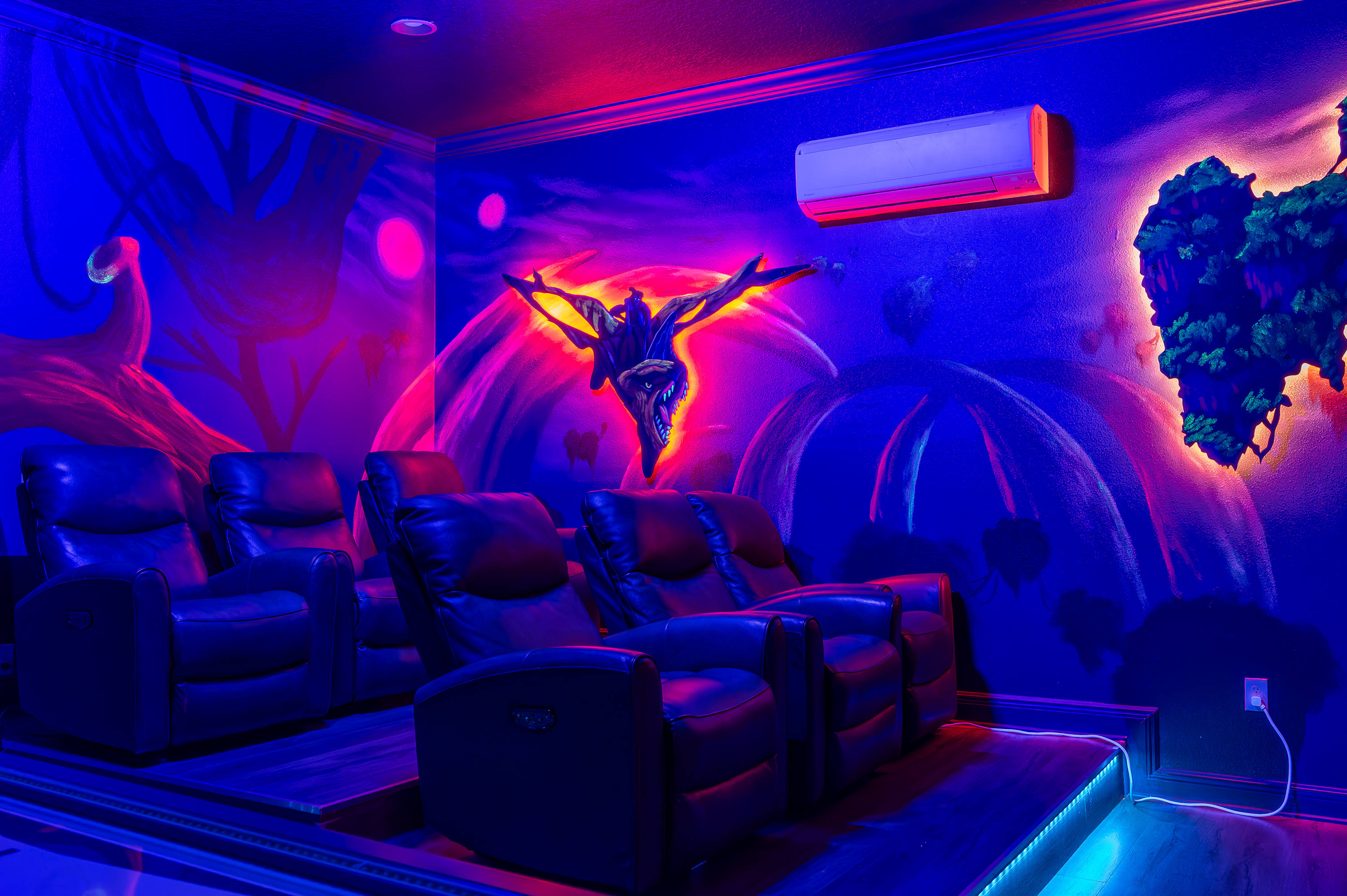 Family villa w/pool & game room
