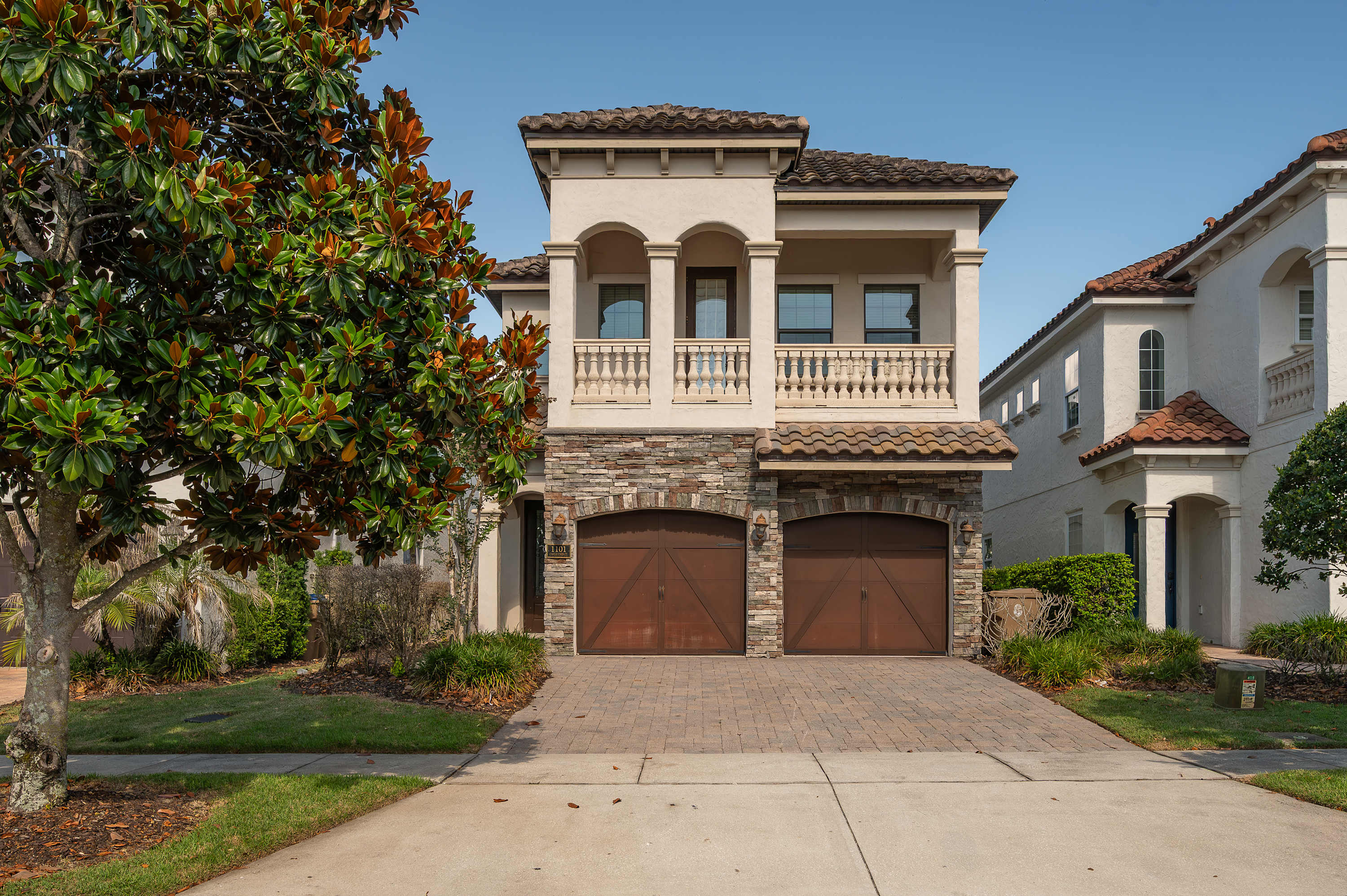 Family villa w/pool & game room