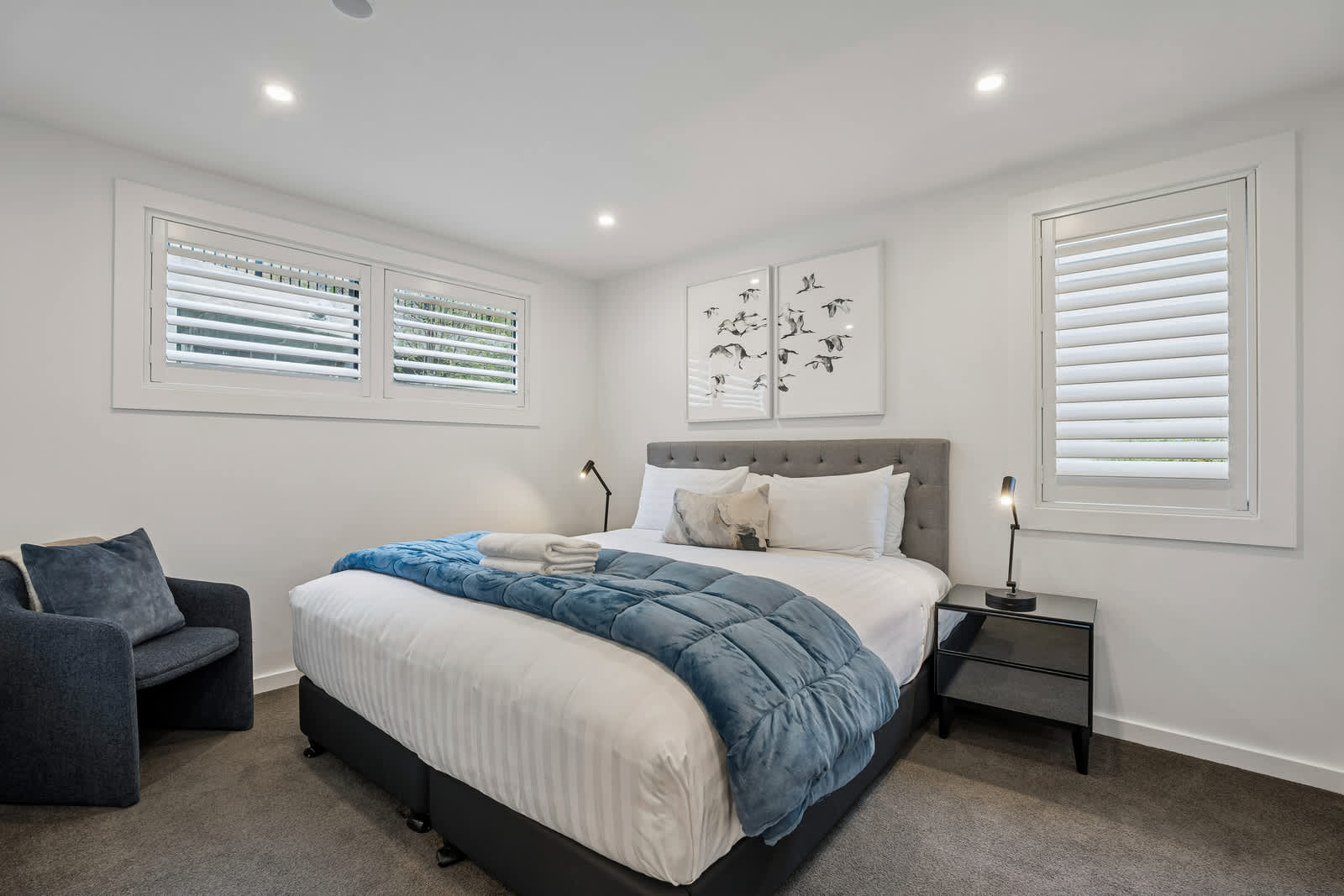 Lakeside Bliss Luxury 2 Bedroom Apartment