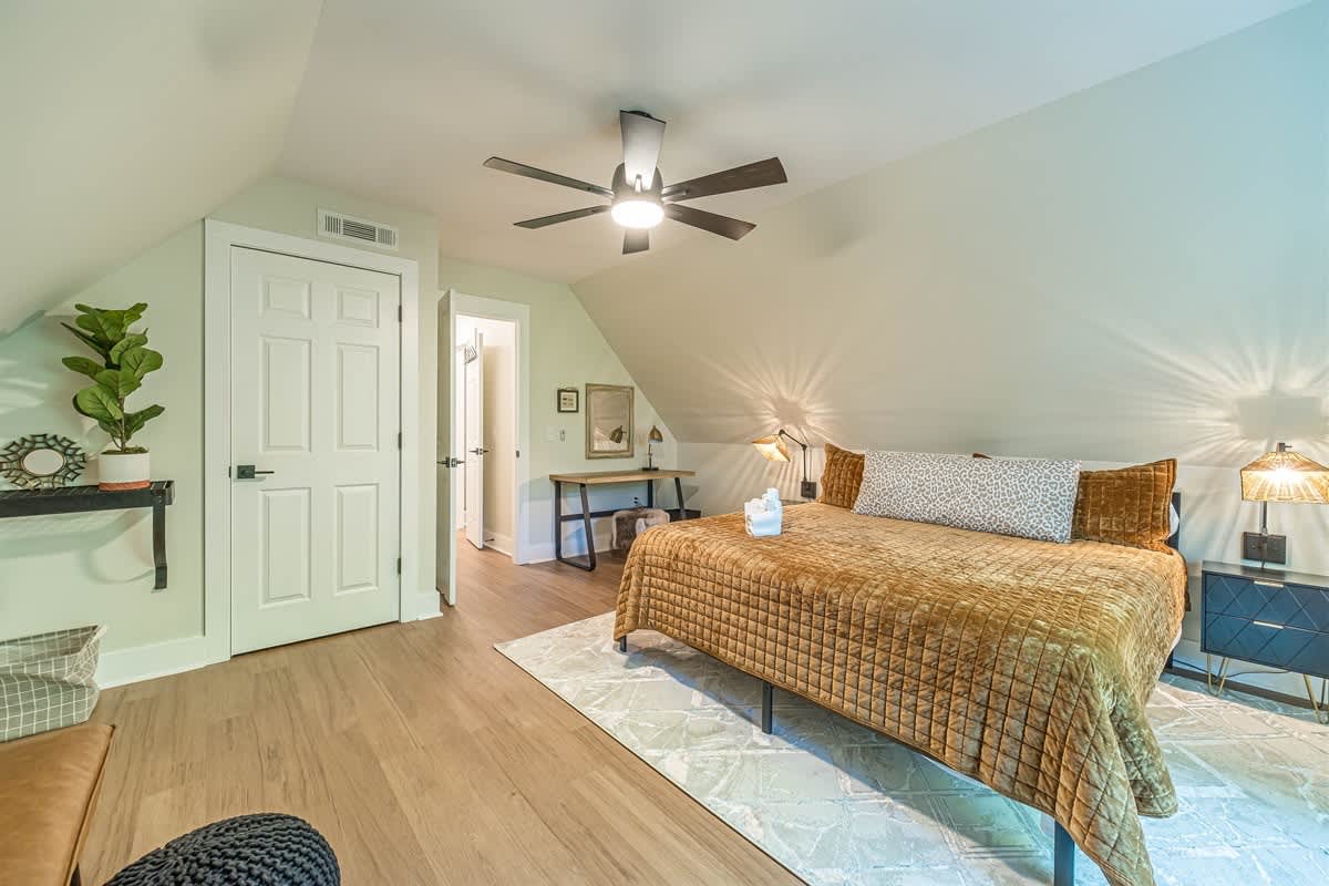 RIDGEVIEW RETREAT | HOT TUB | FIRE PIT AND GAMES