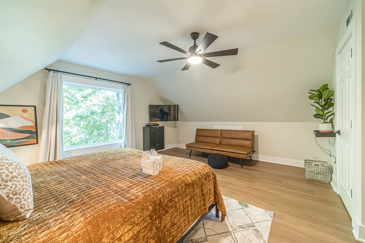 RIDGEVIEW RETREAT | HOT TUB | FIRE PIT AND GAMES