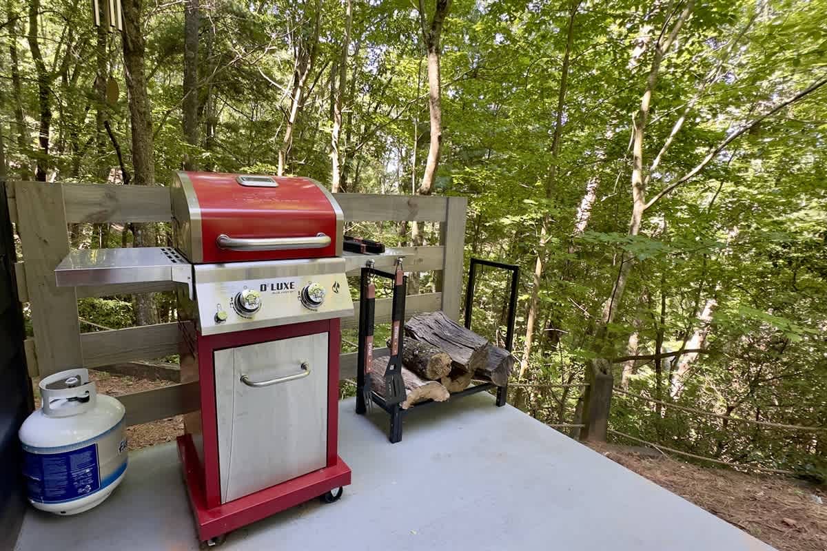 RIDGEVIEW RETREAT | HOT TUB | FIRE PIT AND GAMES