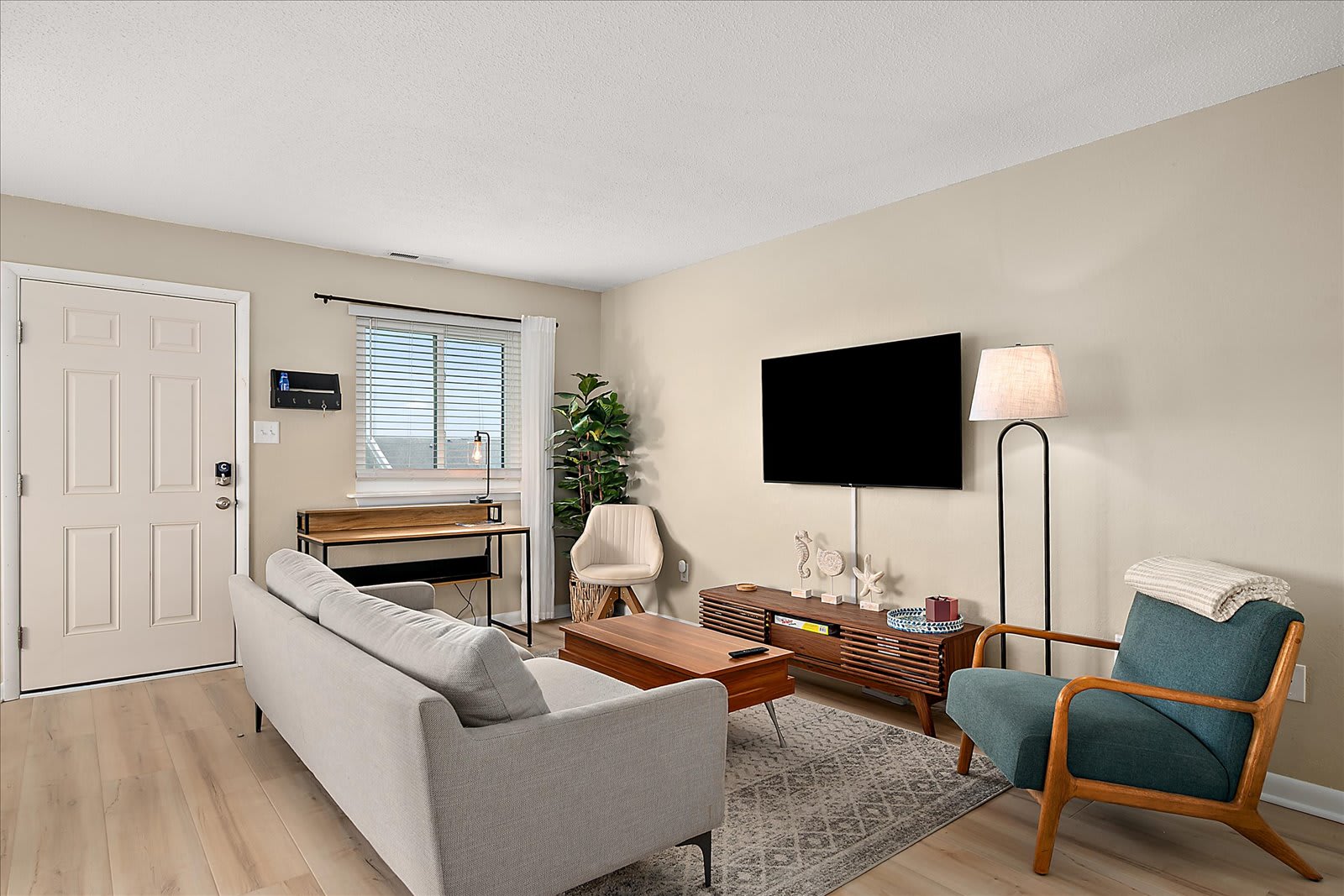 Nicely Updated Two Bedroom Bayside OC Condo