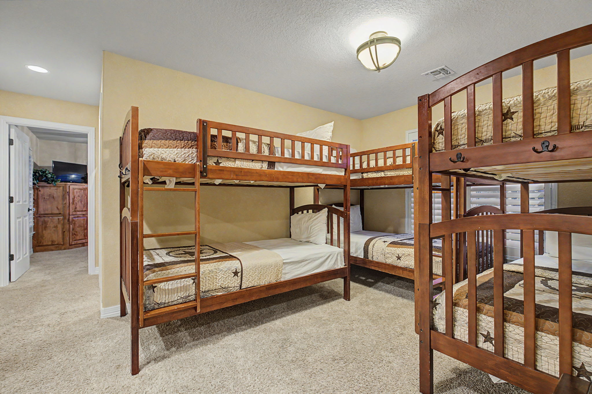 River House | 4-BDR Luxury Riverfront Estate | Photo 32