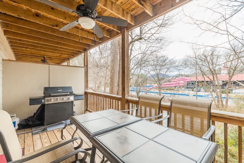 RIVERFRONT IN HELEN | HOT TUB | POOL TABLE | WI-FI