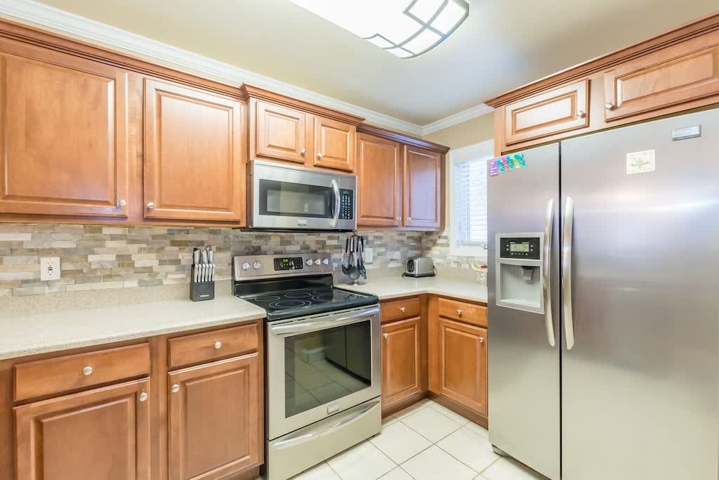 RIVERFRONT IN HELEN | HOT TUB | POOL TABLE | WI-FI