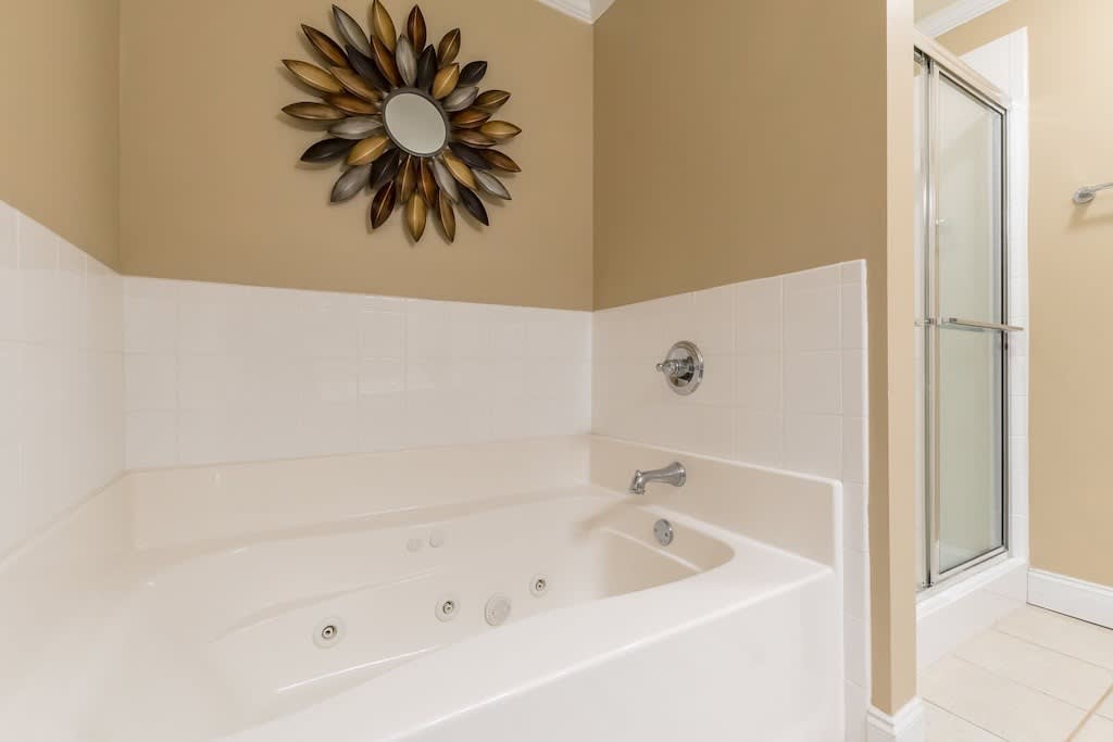 RIVERFRONT IN HELEN | HOT TUB | POOL TABLE | WI-FI