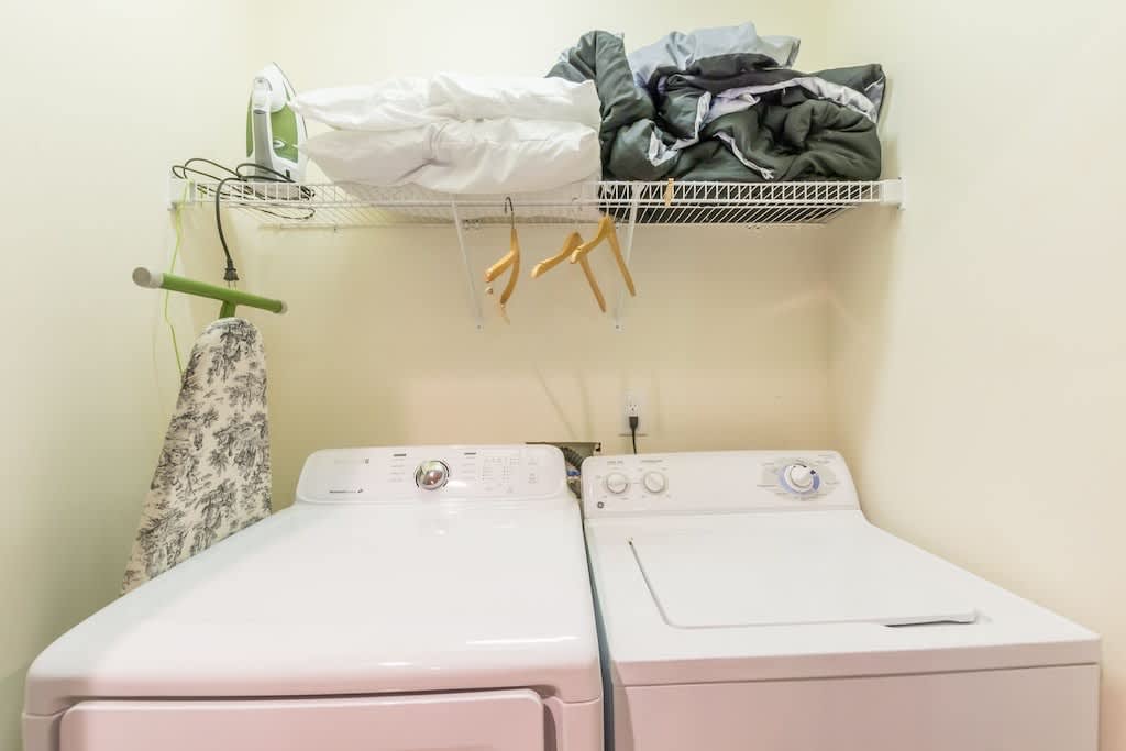 RIVERFRONT IN HELEN | HOT TUB | POOL TABLE | WI-FI
