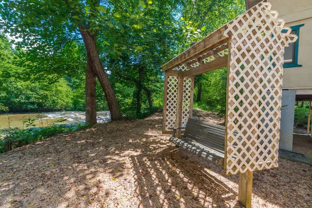 BALCONY OVERLOOKING RIVER | DOWNTOWN HELEN