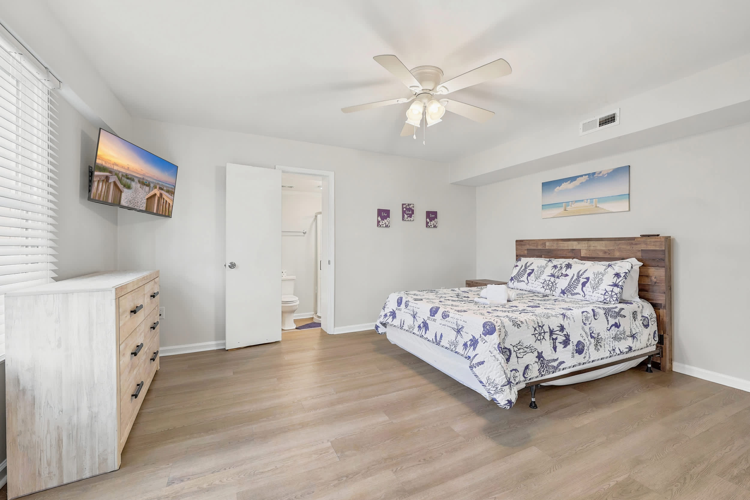 Wavecrest Grand with Pool Great for Groups