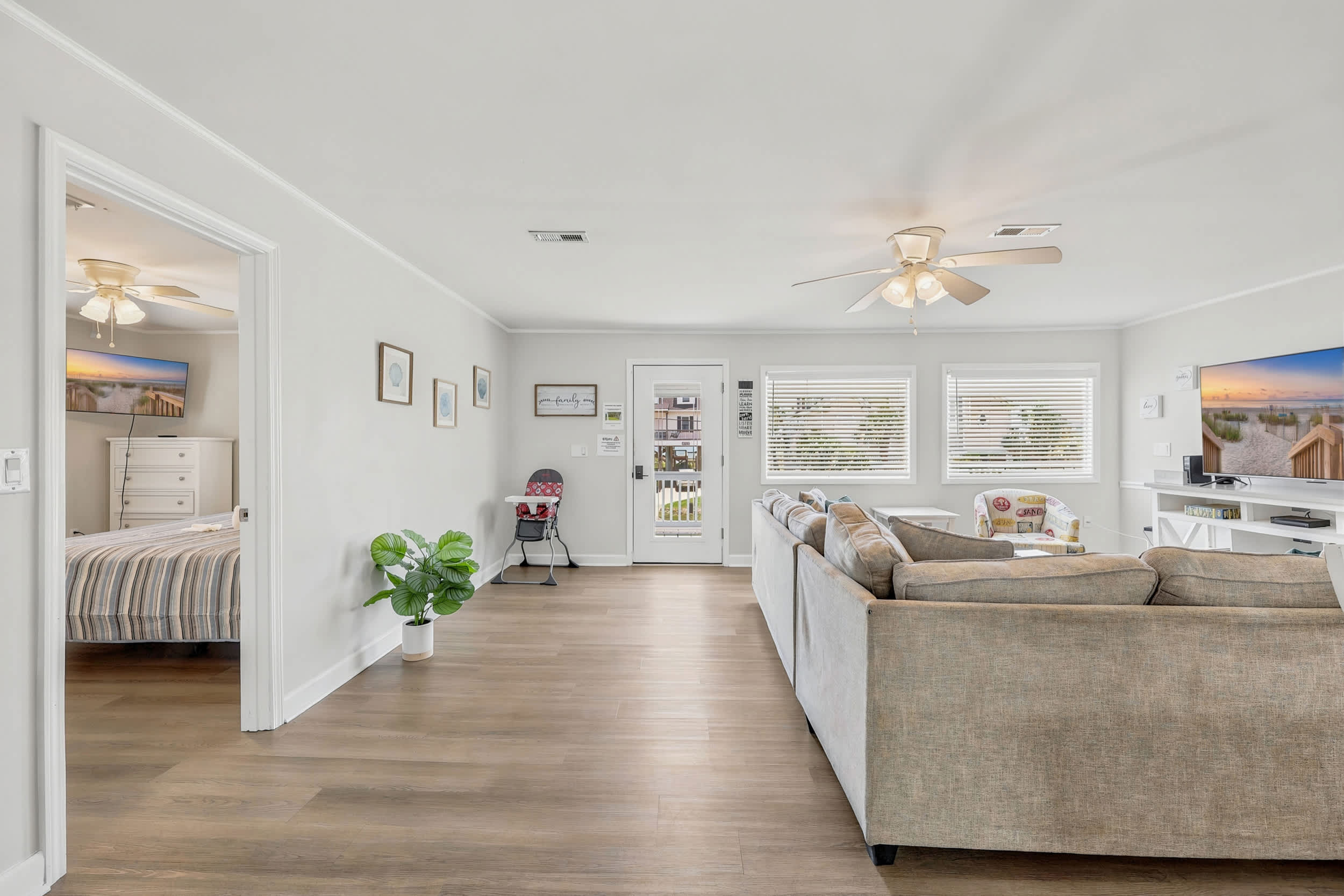 2 Living Rooms