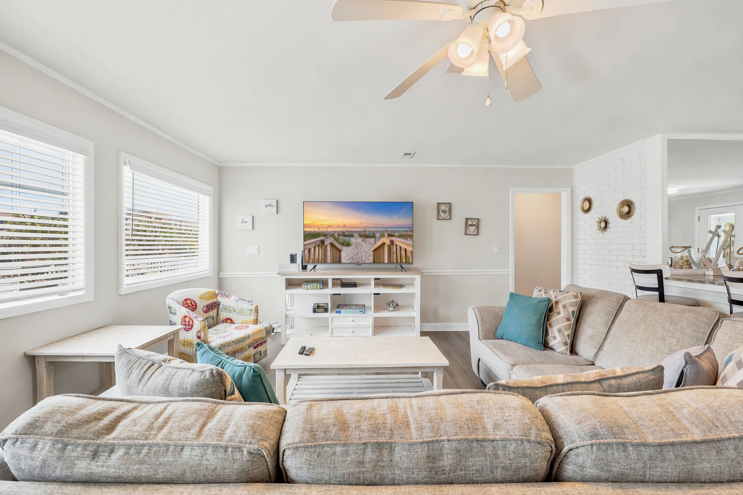 2 Living Rooms