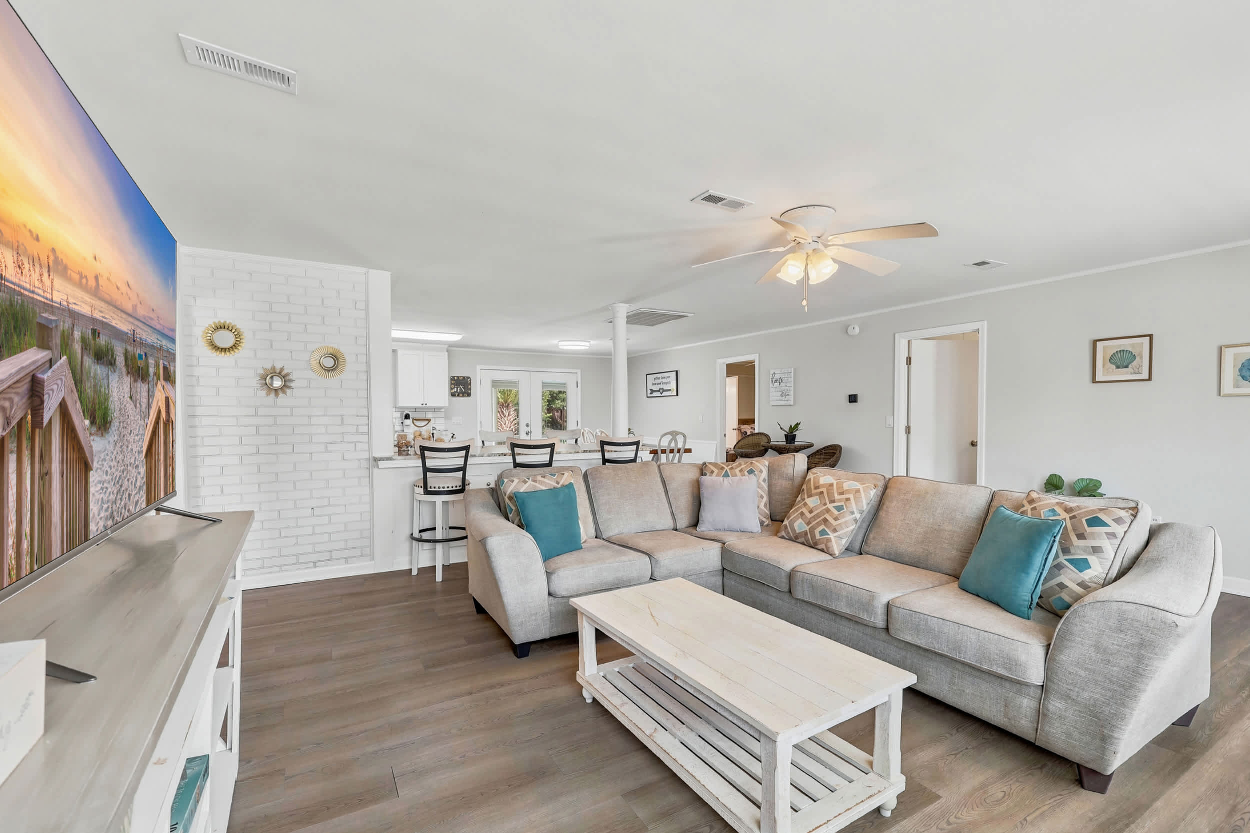 2 Living Rooms