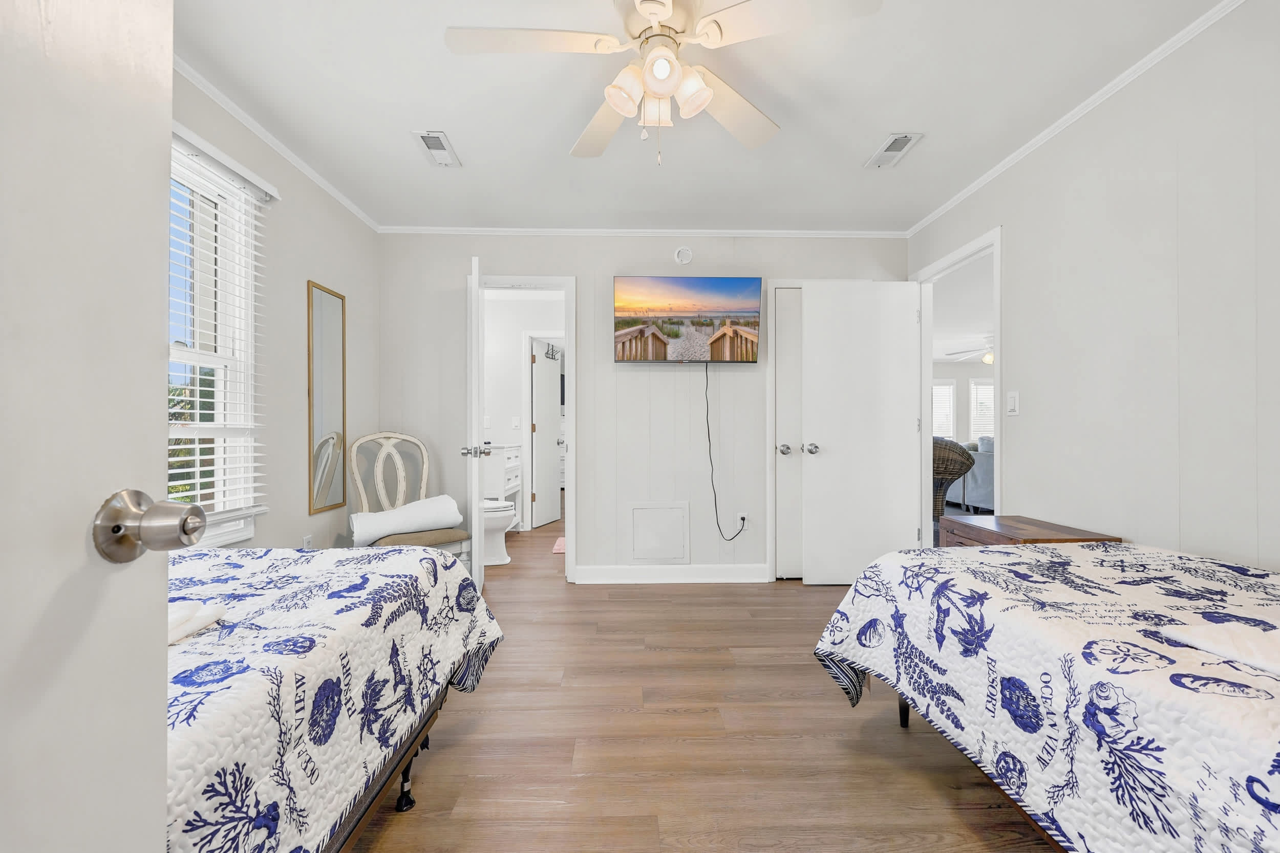 Wavecrest Grand with Pool Great for Groups