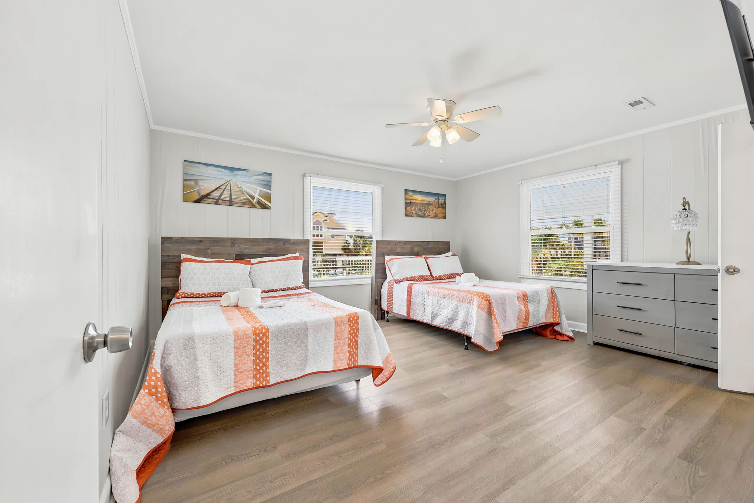 Wavecrest Grand with Pool Great for Groups