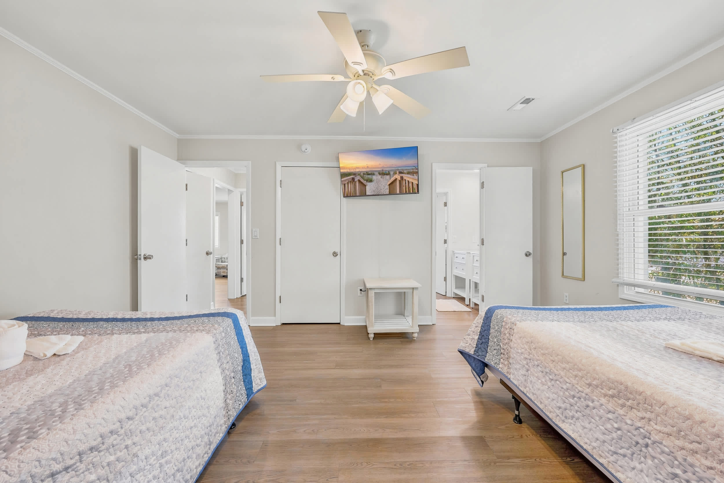 Wavecrest Grand with Pool Great for Groups