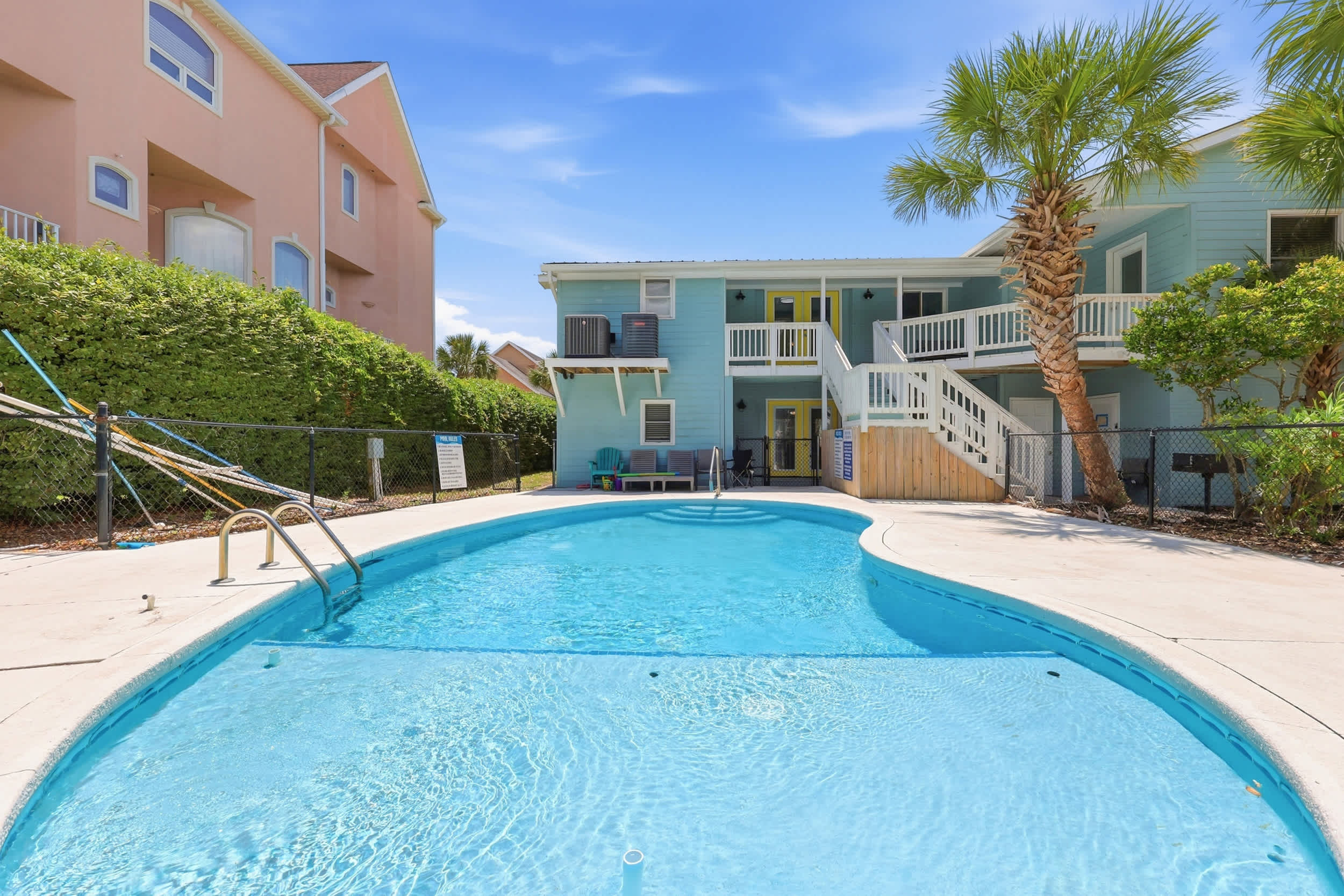Wavecrest Grand with Pool Great for Groups