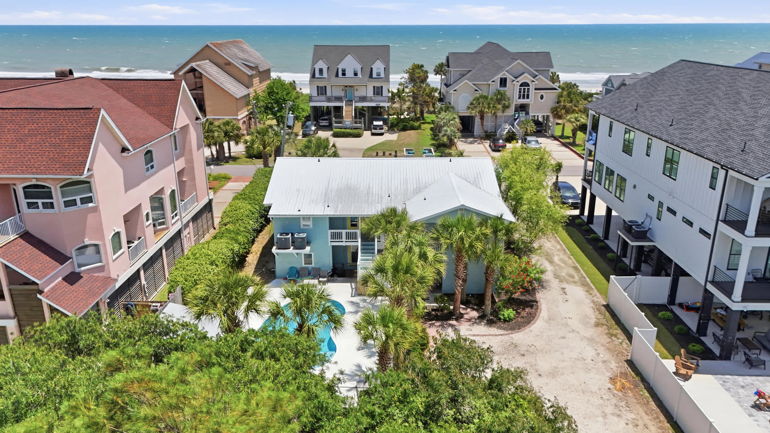 Wavecrest Grand with Pool Great for Groups