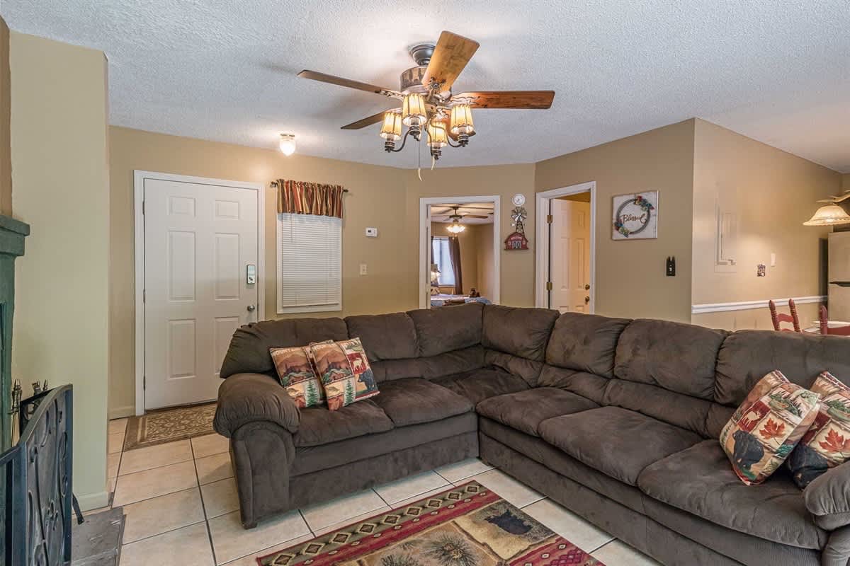 CONDO | BALCONY OVERLOOKING RIVER | DOWNTOWN HELEN