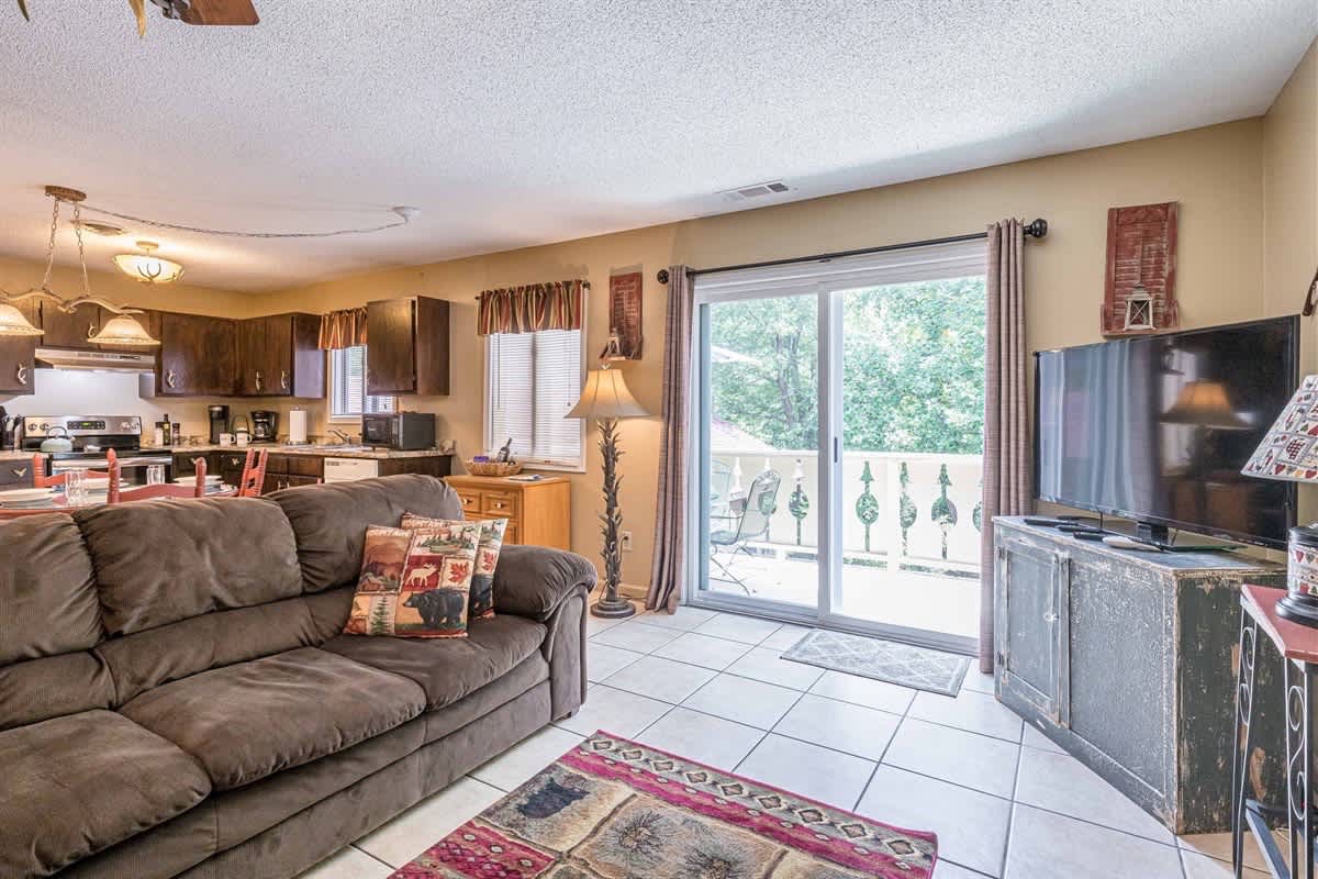 CONDO | BALCONY OVERLOOKING RIVER | DOWNTOWN HELEN