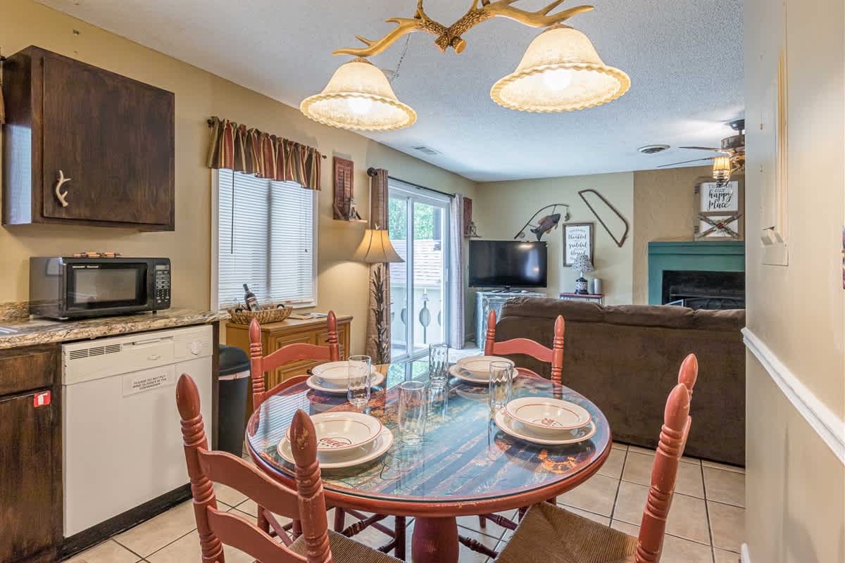 CONDO | BALCONY OVERLOOKING RIVER | DOWNTOWN HELEN