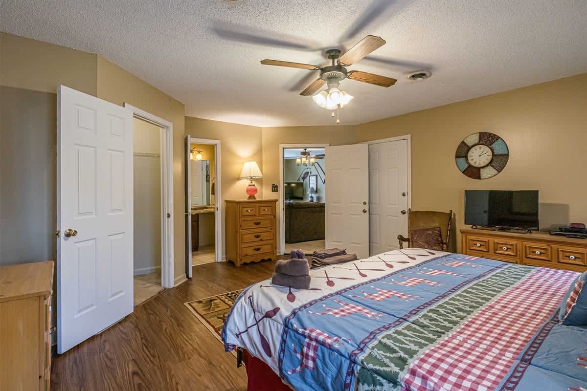 CONDO | BALCONY OVERLOOKING RIVER | DOWNTOWN HELEN